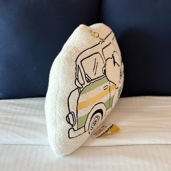 Peanuts Snoopy and Woodstock Summer van Sherpa Throw Pillow | Decorative pillow - Picture 3 of 7